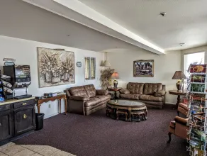 Bayview Inn - Siddeområde i lobbyen