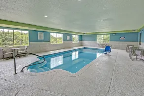 Holiday Inn Express & Suites Crossville by IHG - Piscine
