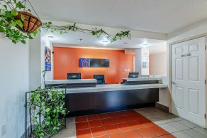 Motel 6-Martinsburg, WV - Lobby