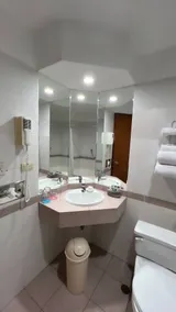 Lake Titicaca Hotel - Bathroom