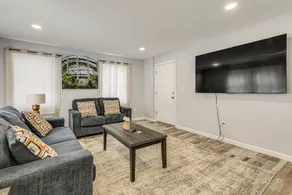 2 Mi to Dtwn Attleboro: Pet-friendly Apt! - Interior