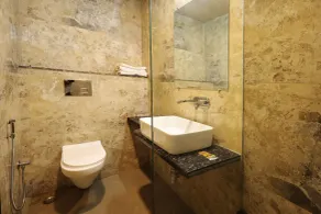 Hotel Sparkle Inn Just 400 Meters From Udaipur Railway Station - Badezimmer