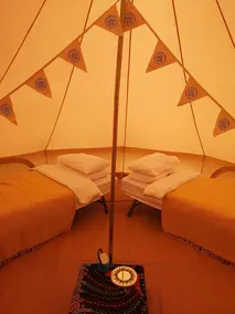 Nine Yards Bell Tents at the TT - Castletown - Chambre