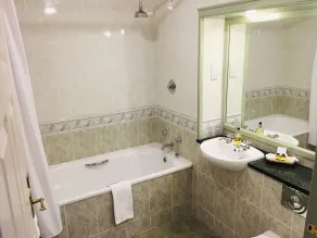 Wolds Village Hotel - Salle de bain