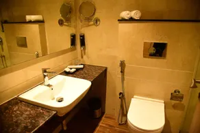 Hotel Grand Serene - Badezimmer