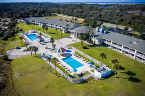 Days Inn & Suites by Wyndham Jekyll Island - Piscine
