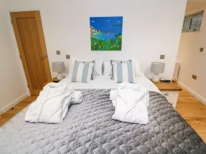 14 Faraway Fields - Chambre