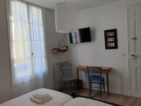 Chambres d'Hôtes et Gîtes- L'Abri sous Roche - Camera