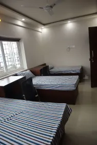 Yuvi Grand Residency - Chambre