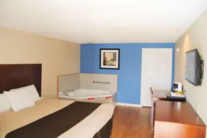 Americas Best Value Inn & Suites St Clairsville Wheeling - Chambre