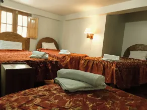 NAFIS CASONA APULINLI - Chambre