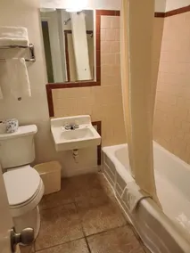 Sunset Motel Santa Rosa, NM - Bathroom