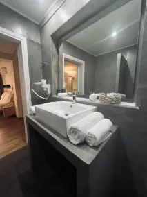Rozos Hotel - Bad