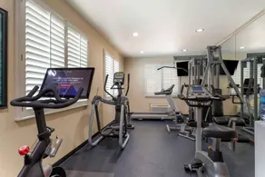 Best Western Plus Crown Colony Inn & Suites - Salle de remise en forme