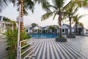 FabHotel Sunshine - Pool