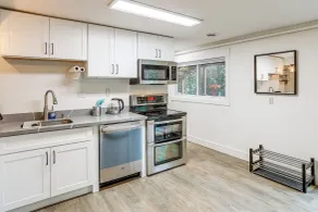 Walk to Beach & Lake Access: Cozy Redmond Apt! - Interior