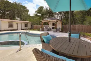 Patio Oasis Beautiful Swimming Pool Cabana! - Interiör