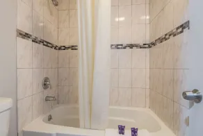 Knights Inn North Richland Hills - Salle de bain