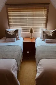 Khutsong Lodge - Room