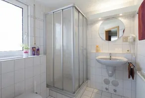 Hotel Gasthof zur Burg - Badezimmer