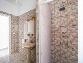 Villa Soleya with Climate and Parking in Torre Lapillo - Bad