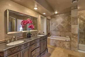 Lavish Family Escape w/ Game Room in Avondale! - Parte interna