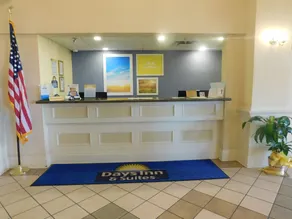 Days Inn & Suites by Wyndham Pocahontas - Resepsjon