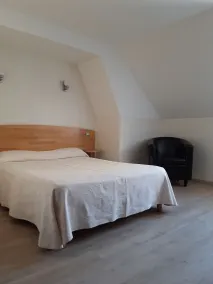 Hôtel la Guimbarde - Værelse