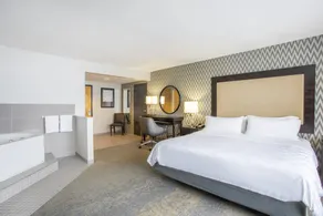 Holiday Inn & Suites Parsippany Fairfield by IHG - Zimmer
