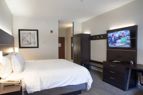 Holiday Inn Express Hotel & Suites Chester by IHG - Room