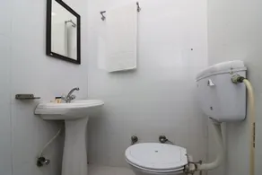 OYO 24199 Hotel Ojus Tower - Bagno