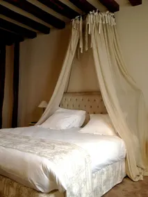 Logis Hôtel Le Cheval Blanc - Værelse