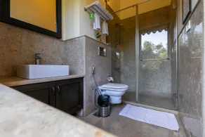 Villa Arlinda By Iksha - Bathroom