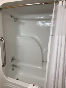 Days Inn & Suites by Wyndham Albany - Salle de bain