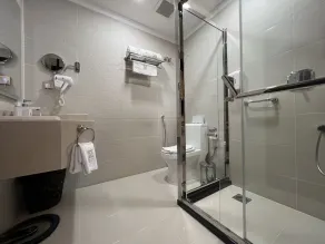Remaj Hotel - Bathroom