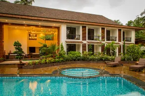 Sobit Sarovar Portico - Pool