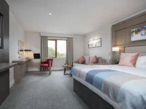 McWilliam Park Hotel - Room