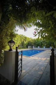 Vanah Villa And Resort - Pool