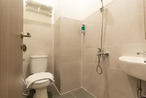 Front One Residence Syariah Mampang - Bathroom