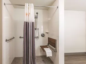 La Quinta by Wyndham Salem NH - Salle de bain