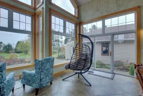 Lakefront Algoma Home w/ Deck, Grill & Fireplace - Interiør