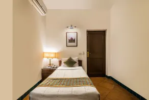 Home@F37 Kailash Colony Metro - Chambre