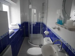 Fishermans Cottage - Bathroom
