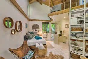 Tree-lined Robbinsville Studio, Near Trails! - Værelse