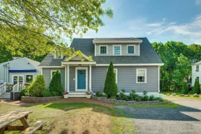 Downtown Ogunquit Home: 1 Mi to Beach! - Intérieur