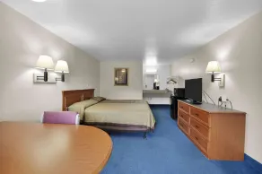 Knights Inn Jacksonville at Dix Ellis Trail - Room