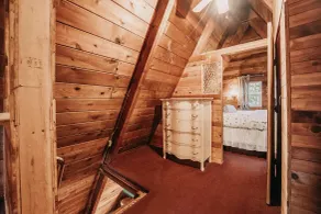 Cabin 54 - A Nostalgic and Rustic Mountain Retreat - Værelse