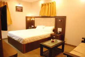 Le Emerald Residency - Room