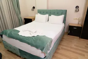 Loss Hotel - Rom