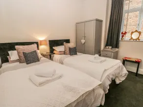 Esplanade Gardens, Apartment 1 - Chambre